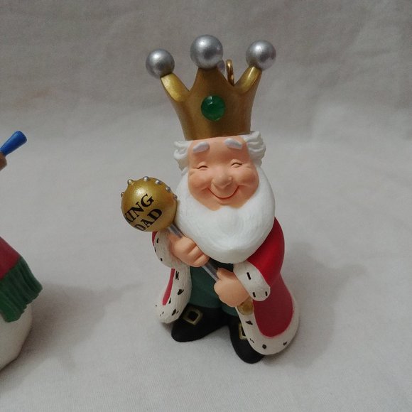 Hallmark Keepsake Ornaments - King Dad & 2001 Mom - Picture 2 of 12